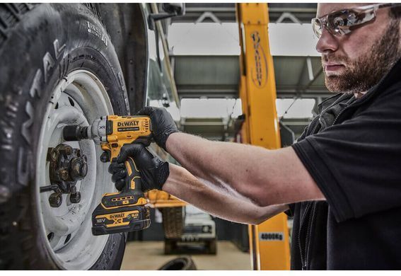 Гайкокрут ударный аккумуляторный бесщеточный DeWALT DCF891N 1513071 фото