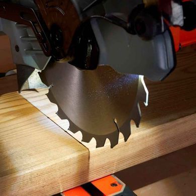 Пила торцовочная сетевая BLACK+DECKER BES702 1514823 фото