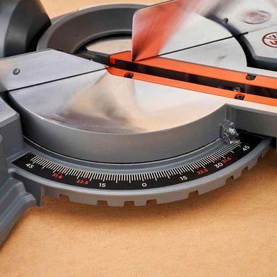 Пила торцовочная сетевая BLACK+DECKER BES702 1514823 фото