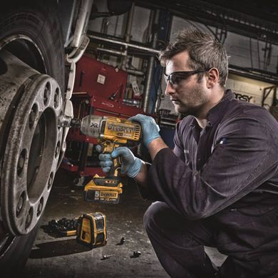 Гайковерт ударный аккумуляторный бесщеточный DeWALT DCF899HNT 1513079 фото