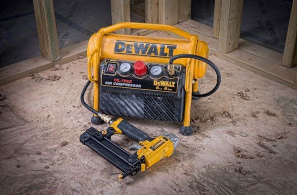 Компрессор воздушный безмасляный DeWALT DPC6MRC 1512954 фото