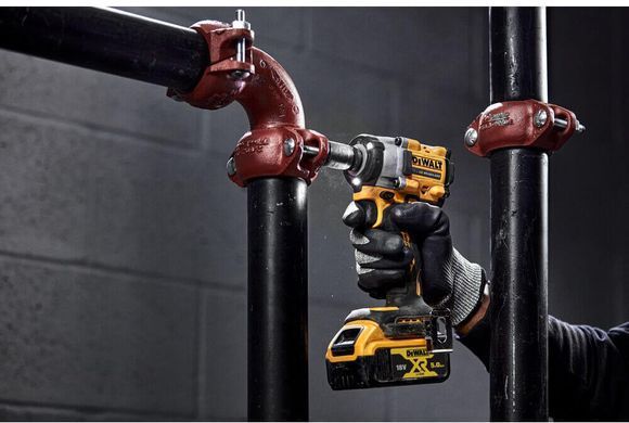 Гайкокрут ударный аккумуляторный бесщеточный DeWALT DCF921NT 1513093 фото