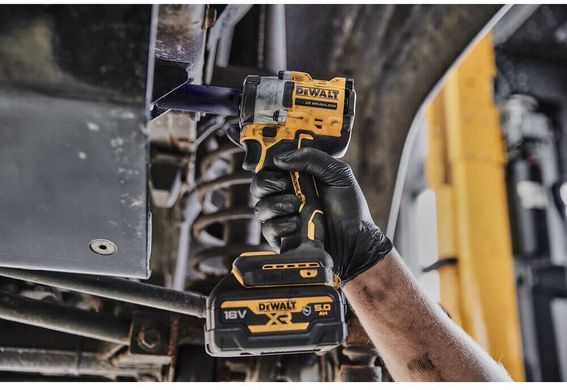 Гайкокрут ударний акумуляторний безщітковий DeWALT DCF921P2G 1513094 фото