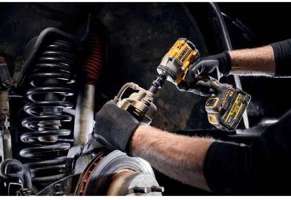 Гайкокрут ударный аккумуляторный бесщеточный DeWALT DCF923P2G 1513100 фото